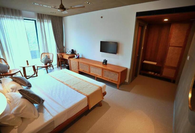 اتاق لوکس, E.05 City Inn