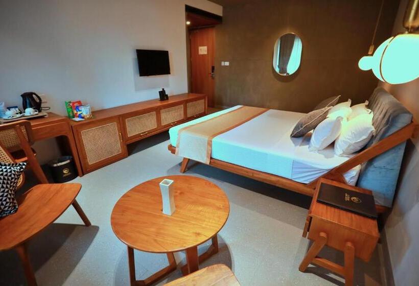 سوییت لوکس, E.05 City Inn