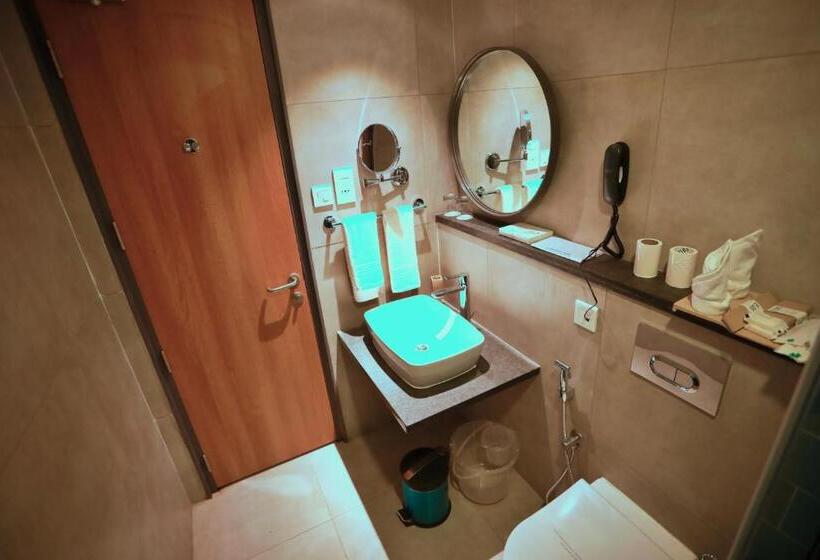 اتاق لوکس, E.05 City Inn