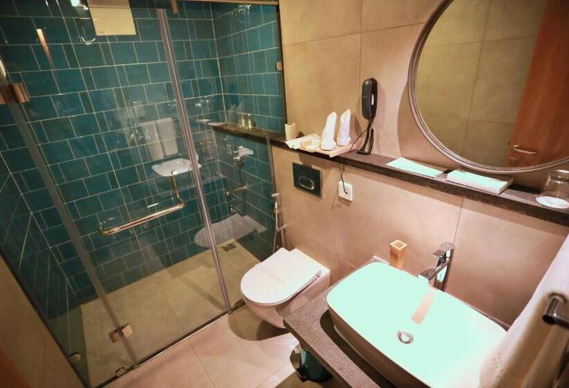 اتاق لوکس, E.05 City Inn