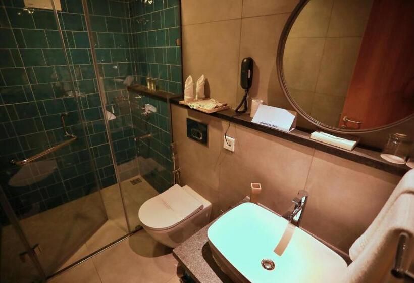 اتاق لوکس, E.05 City Inn