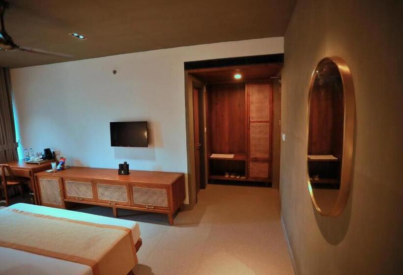 اتاق لوکس, E.05 City Inn