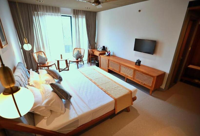 اتاق لوکس, E.05 City Inn