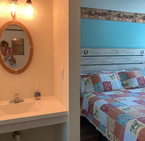 带大床的标准间, Horseshoe Riverside Lodge