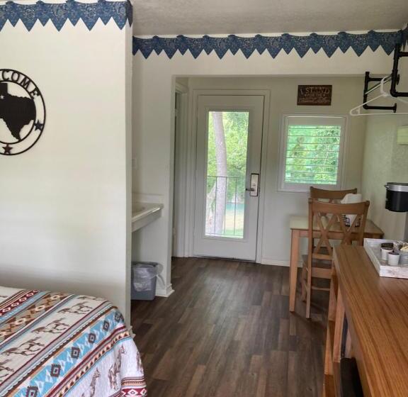 带大床的标准间, Horseshoe Riverside Lodge