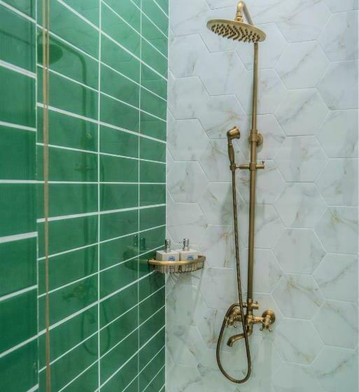 اتاق لوکس, Padona