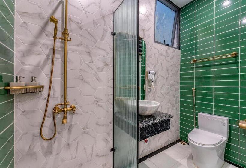 اتاق لوکس, Padona