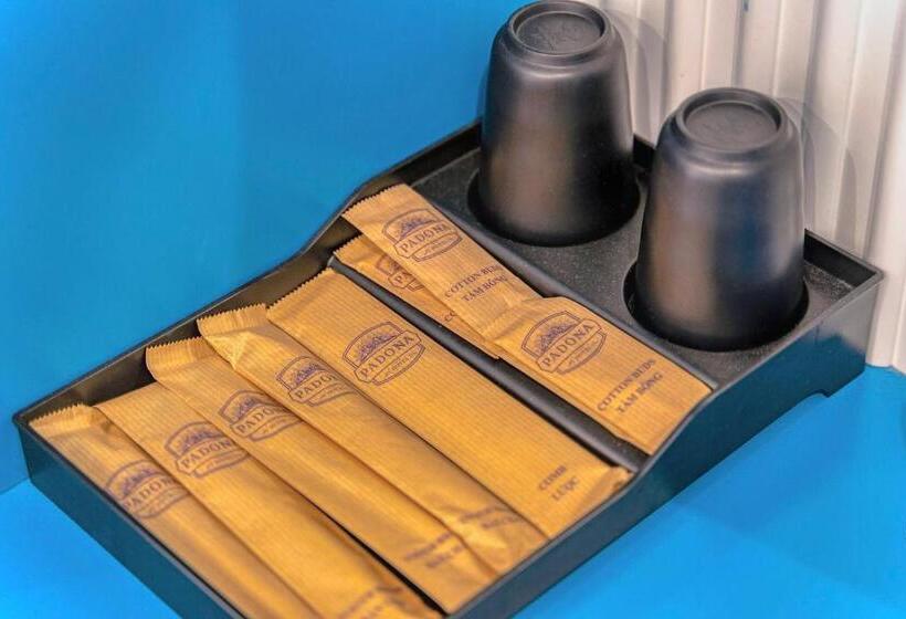 اتاق لوکس چهار تخته, Padona