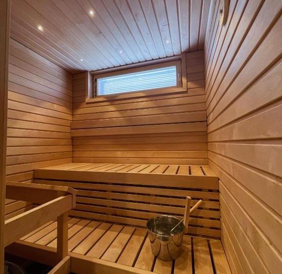 جناح, Lost In Levi