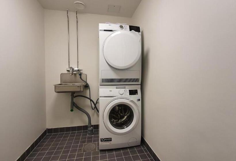 إستوديو سوبيريور, Lost In Levi