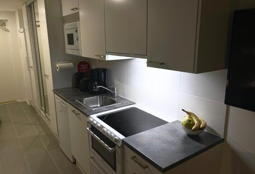 إستوديو سوبيريور, Lost In Levi