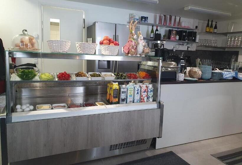 إستوديو سوبيريور, Lost In Levi