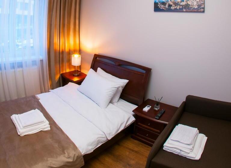 غرفة قياسية فردية, Embrace