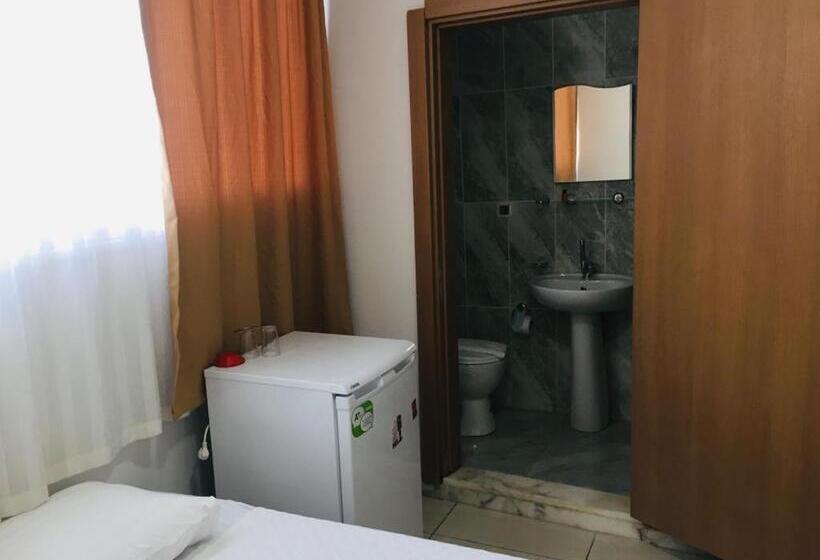 带1个卧室带泳池的公寓, şato Apart