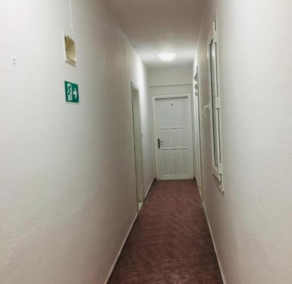 شقة غرفة واحدة مطلة على حمام السباحة, şato Apart