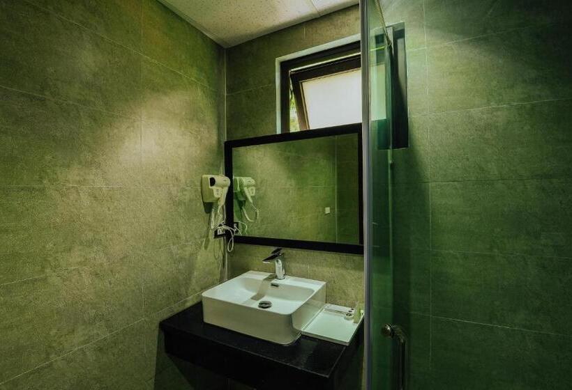 اتاق لوکس سه تخته, Catba Buffalo Hostel