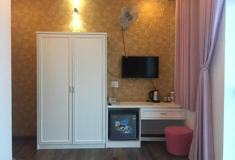 اتاق استاندارد با چشم‌انداز شهر, Convoi