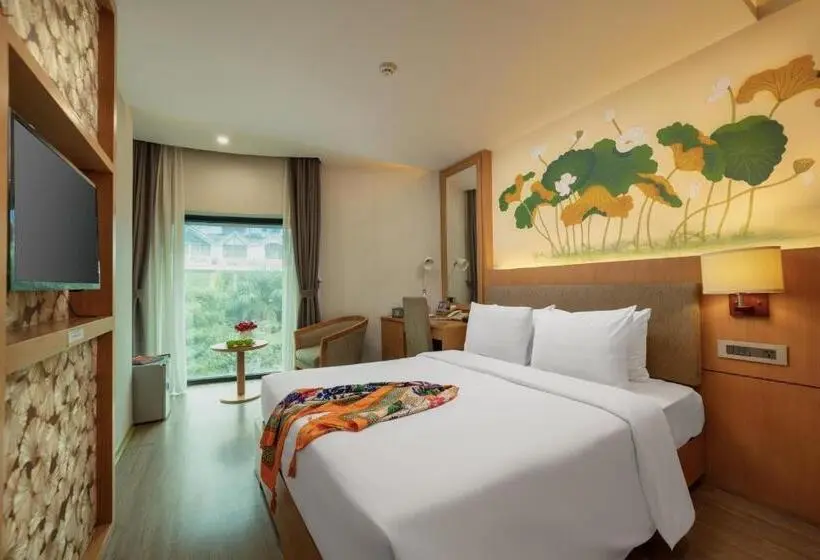 سوییت لوکس, Halo Hanoi