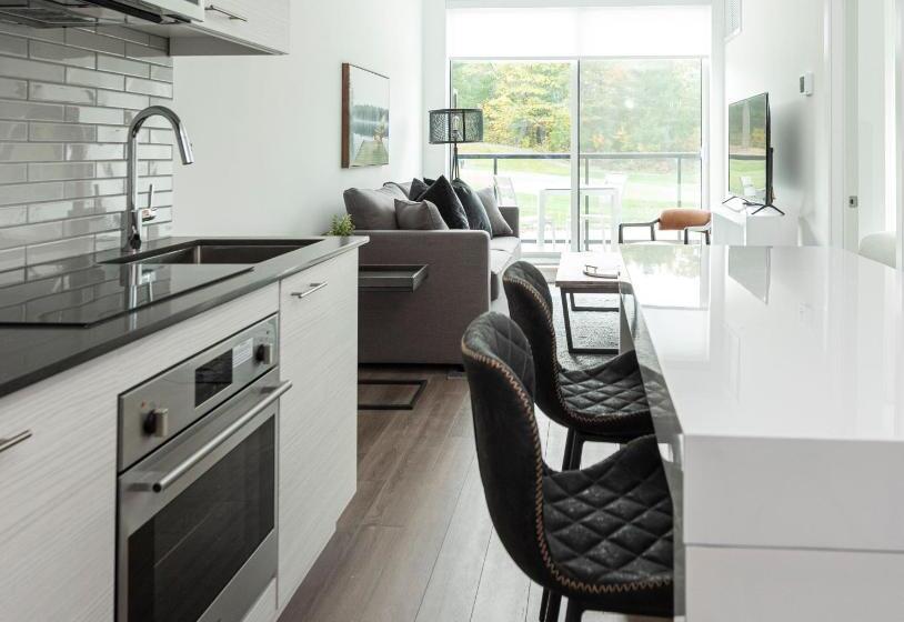 جناح, Muskoka Bay Resort