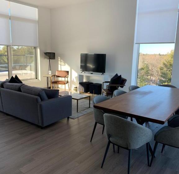 جناح إدارى, Muskoka Bay Resort