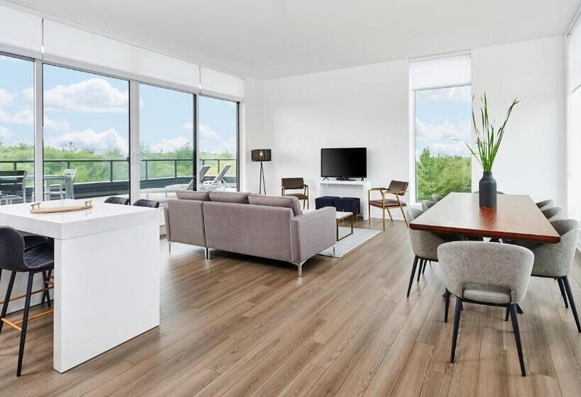 جناح إدارى, Muskoka Bay Resort