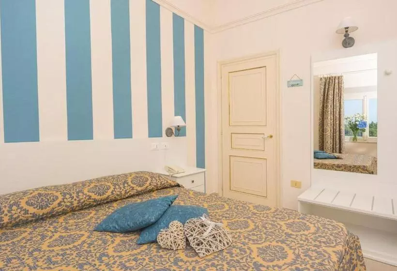 اتاق استاندارد یک تخته با چشمانداز دریا, Grand Hotel Villa Parisi