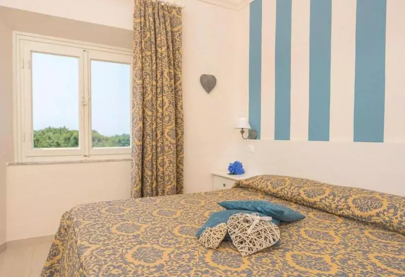 اتاق استاندارد یک تخته با چشمانداز دریا, Grand Hotel Villa Parisi