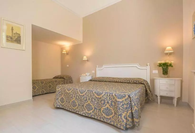 اتاق استاندارد سه تخته با چشمانداز باغ, Grand Hotel Villa Parisi