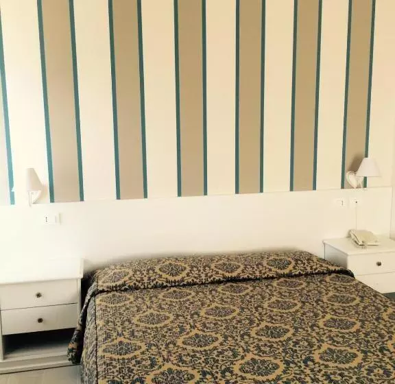 Triple Room Sea View, Grand Hotel Villa Parisi