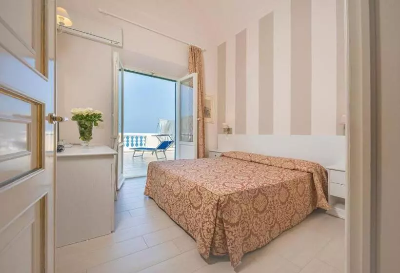 Superior Room with Terrace, Grand Hotel Villa Parisi