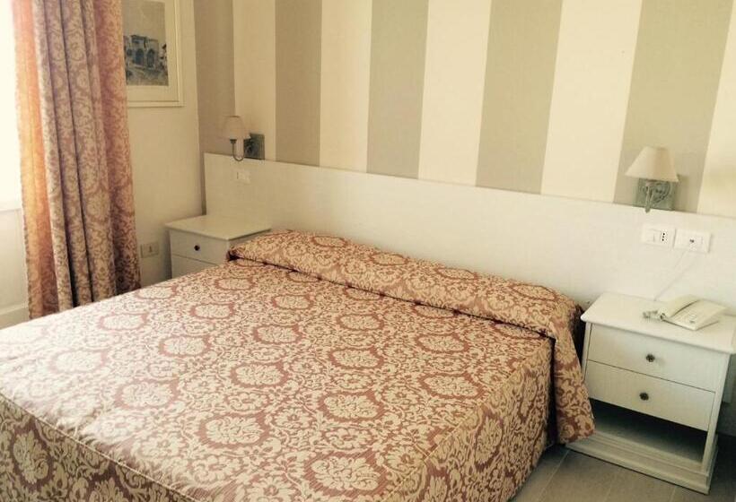 Номер Superior с Террасой, Grand Hotel Villa Parisi