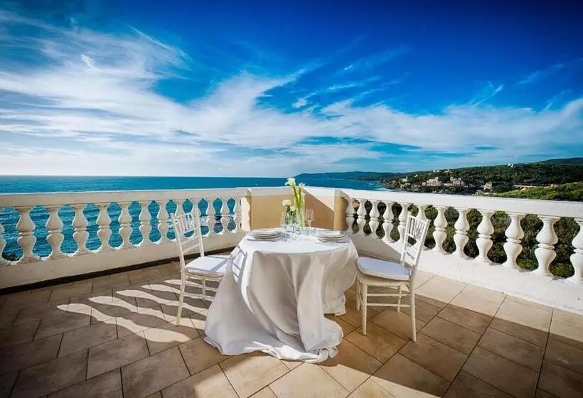 Superior Room with Terrace, Grand Hotel Villa Parisi