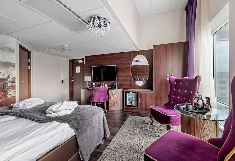 جناح جونيور, Best Western Plus Savoy Lulea