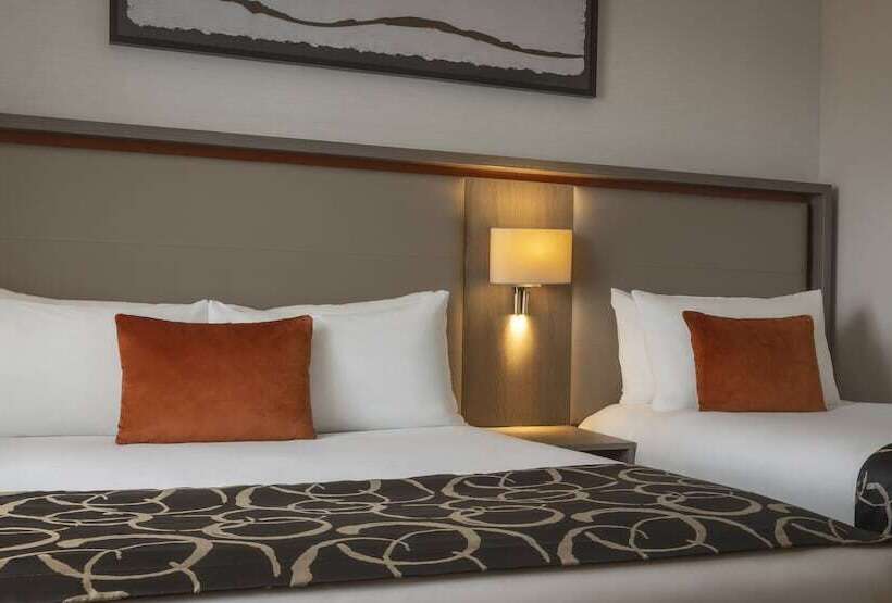 Номер Superior, Clayton Hotel Dublin Airport