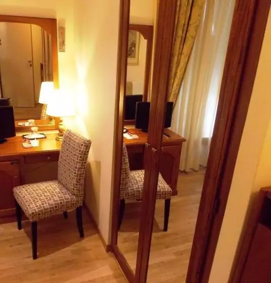 اتاق استاندارد یک نفره, Cortina