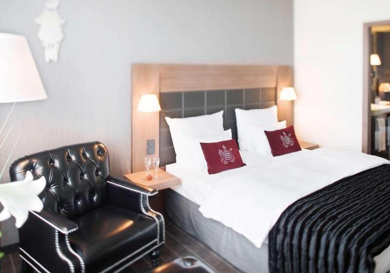 带大床的标准间, Mövenpick Hotel Stuttgart Airport