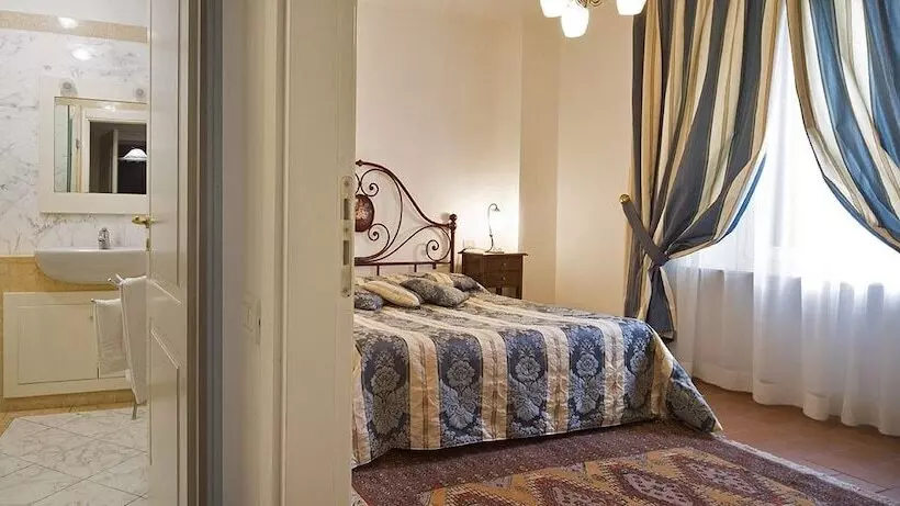 سوییت جونیور, Residence Palazzo La Fenice