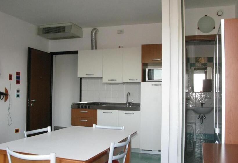 شقة غرفة واحدة, Residence Florida