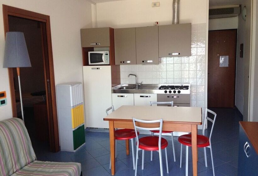 דירת חדר נוף לים, Residence Florida