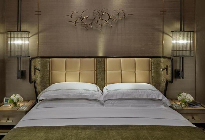 اتاق اجرایی با تخت بزرگ, The Landmark Mandarin Oriental Hong Kong
