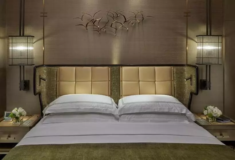 Executive Room King Size Bed