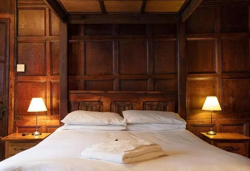 سوییت, The New Inn By Roomsbooked