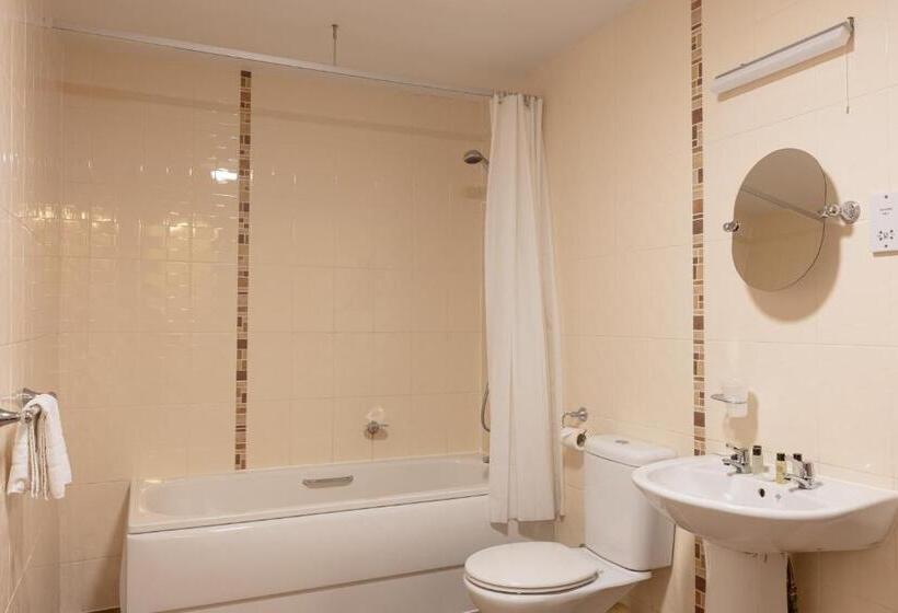 חדר סטנדרט לשלושה, The New Inn By Roomsbooked