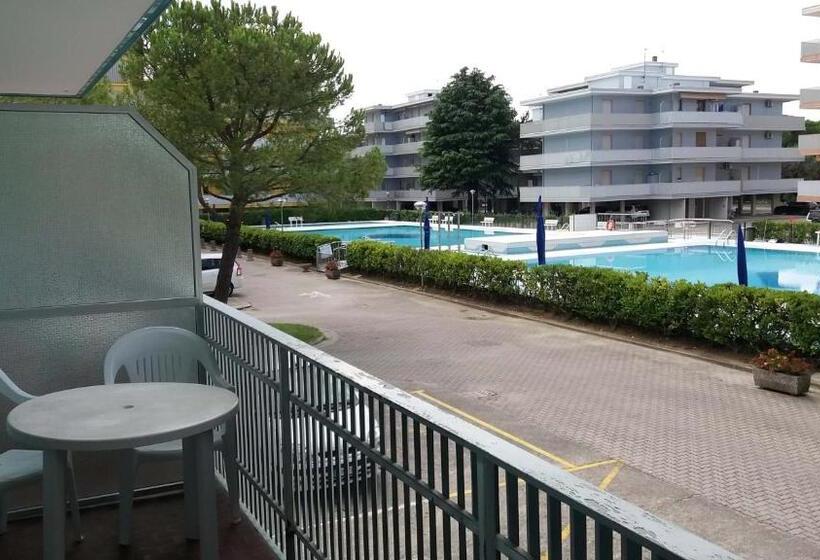 プールの見える１ベッドルームアパートメント, Residence Valbella   Geturhotels