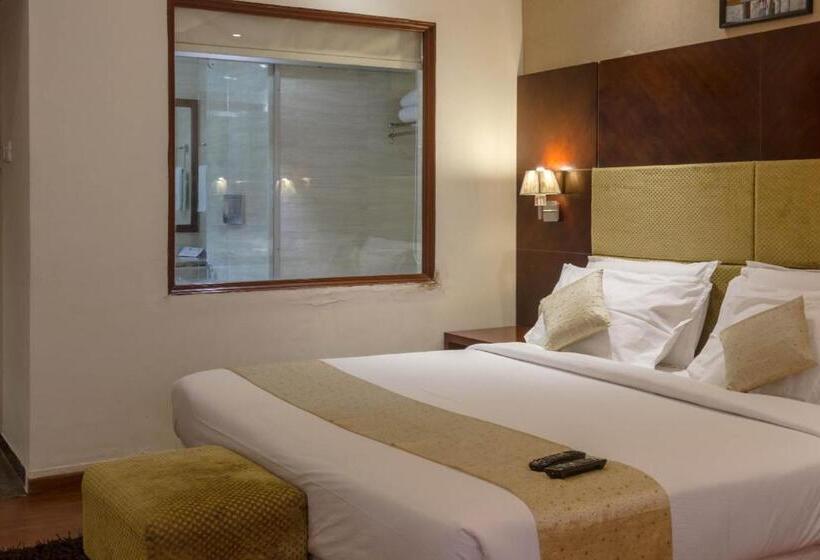 패밀리 룸, Royal Regency