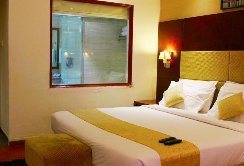 패밀리 룸, Royal Regency