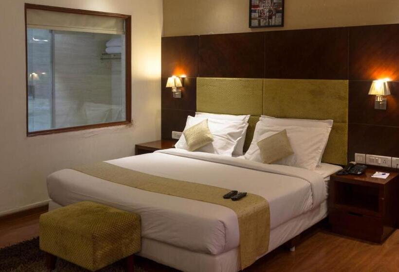 스탠다드 룸 킹사이즈 침대, Royal Regency