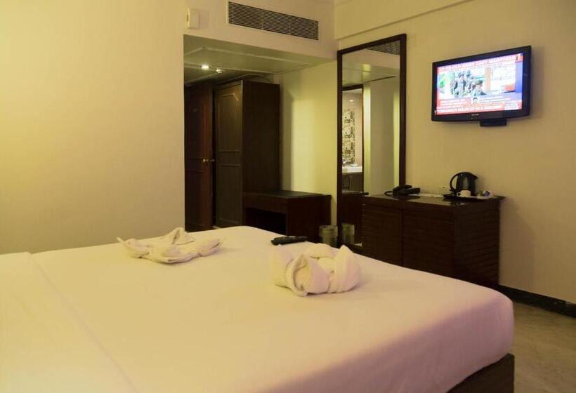 스탠다드 룸 킹사이즈 침대, Royal Regency