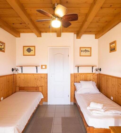 标准间, Vadvirág Vendéglő és Panzió