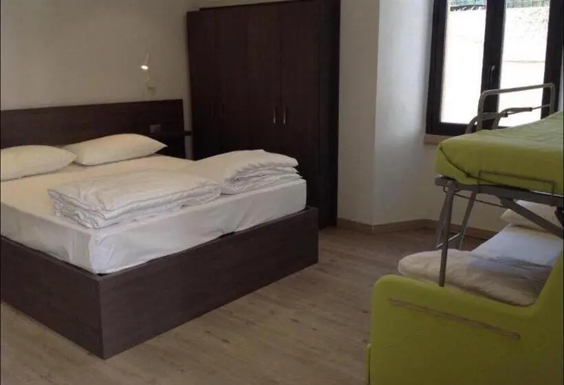 スタンダード4人部屋, Antica Campione Rooms & Hostel